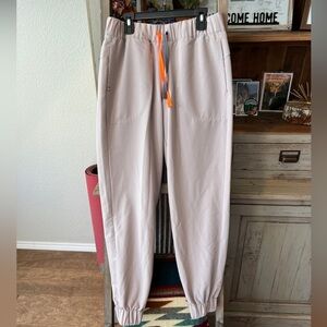 FIGS women’s limited edition Yowah jogger scrub pants size small
